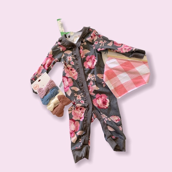 Other - Hello Baby! NWT The Perfect Baby Girl Outfit Bow Bib Bundle